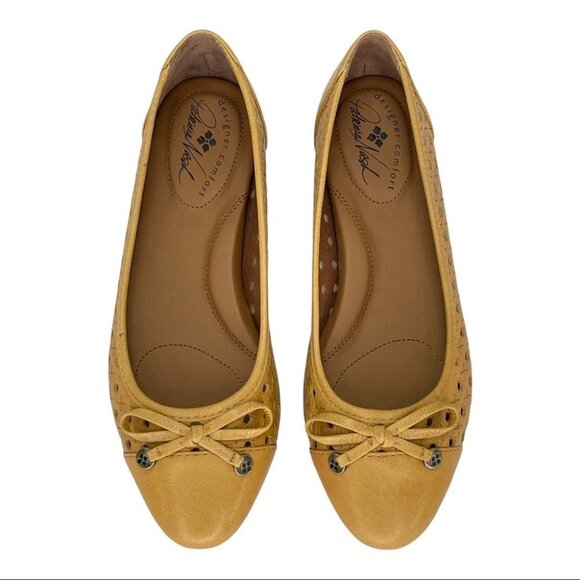 Patricia Nash Bettina Ochre Leather Perforated Bow Accent Womens Flats Size 6M - Picture 5 of 13